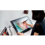 تبلت گرافیکی وکام مدل Cintiq 22 Full HD DTK-2260