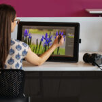 تبلت گرافیکی وکام مدل Cintiq 22 Full HD DTK-2260