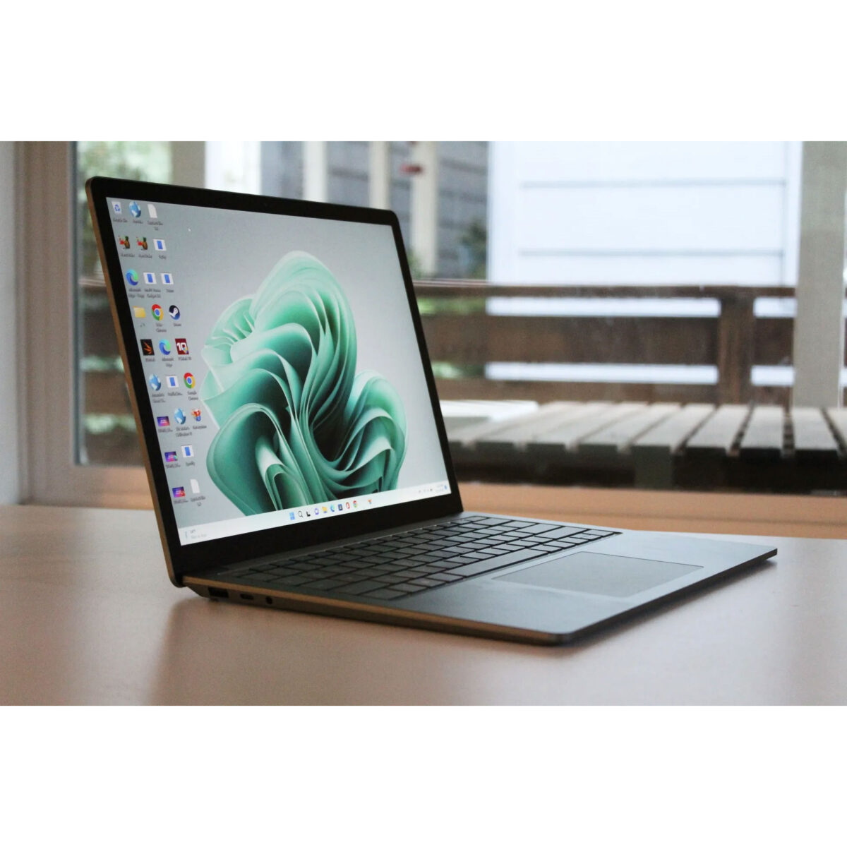 لپ تاپ 13.5 اینچی مایکروسافت مدل Surface Laptop 5-i5 1235U-8GB LPDDR5X-512GB SSD-Touch