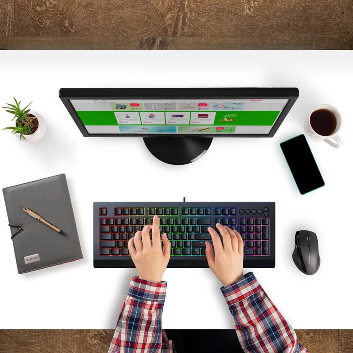 کیبورد گیمینگ ریزر مدل Cynosa V2، سوییچ ممبران، Full-Size، نورپردازی RGB