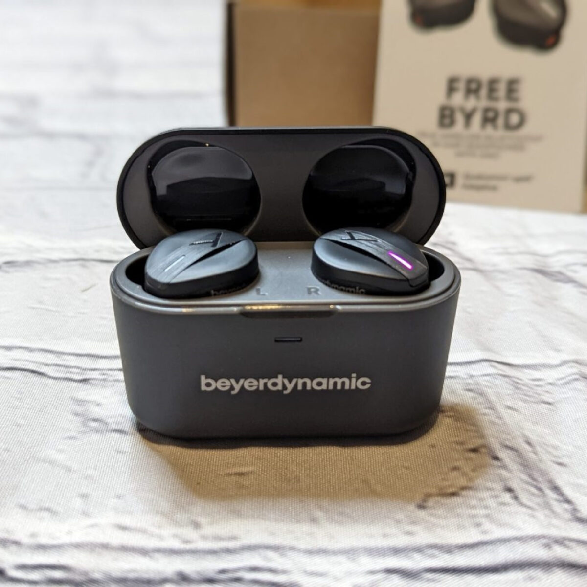 هدفون بلوتوثی بیرداینامیک مدل FREE BYRD
