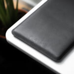 کاور لپ تاپ سندمارک مدل Pro Leather مناسب برای لپ تاپ مک بوک 16 اینچی